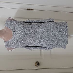 Design Lab Lord and Taylor Size M, Cold Shoulder Marled Black & Gray Sweater